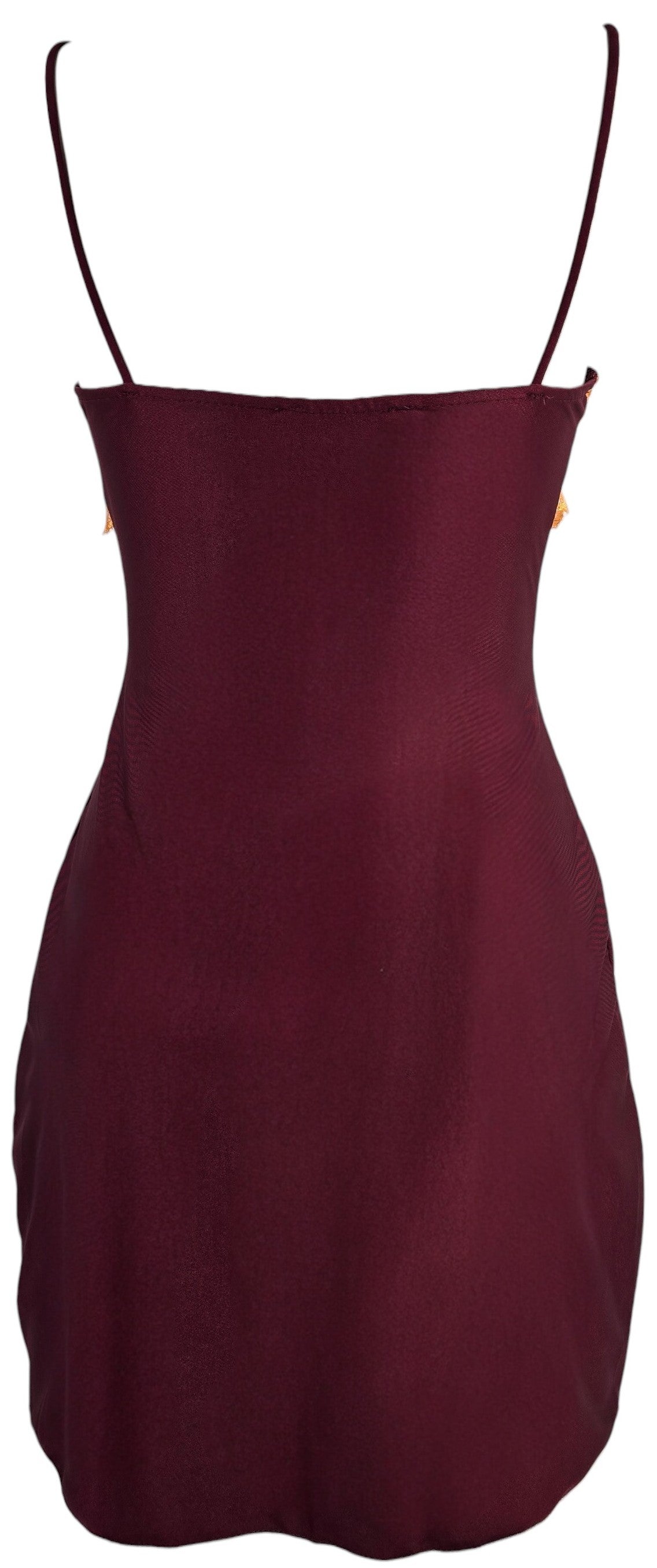 Abito bordeaux con pizzo