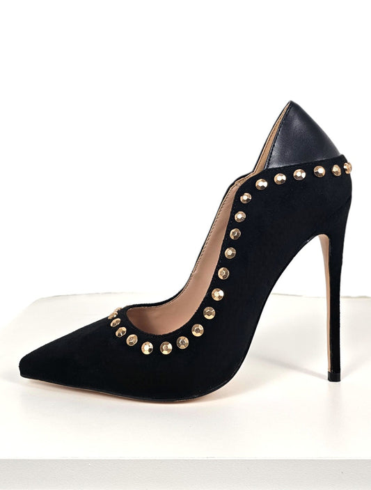Decollete in camoscio nero con borchie