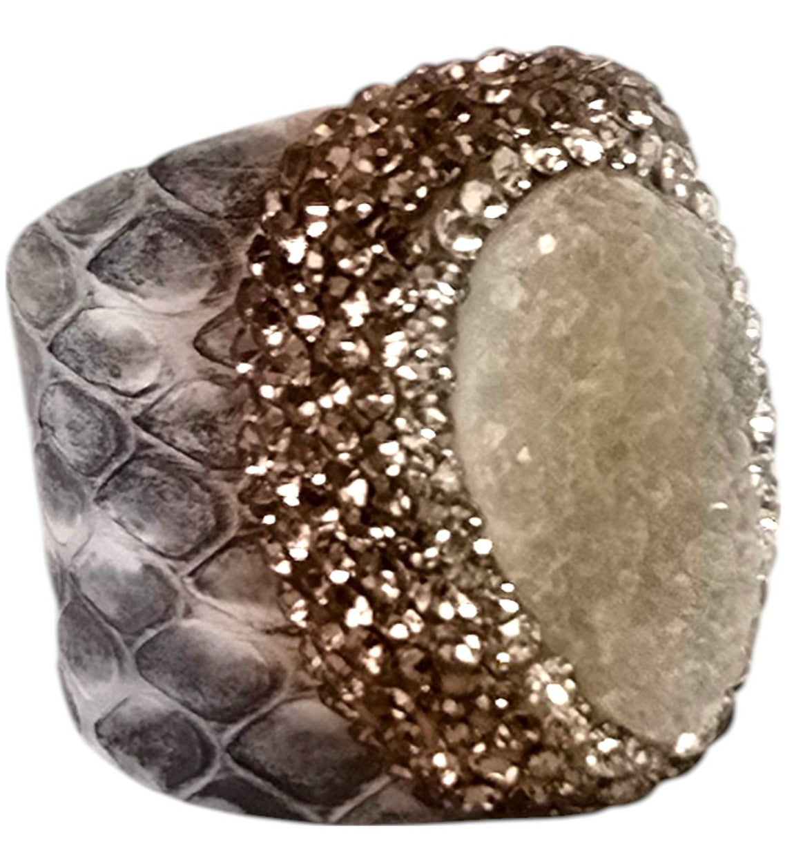 Anello con pietra