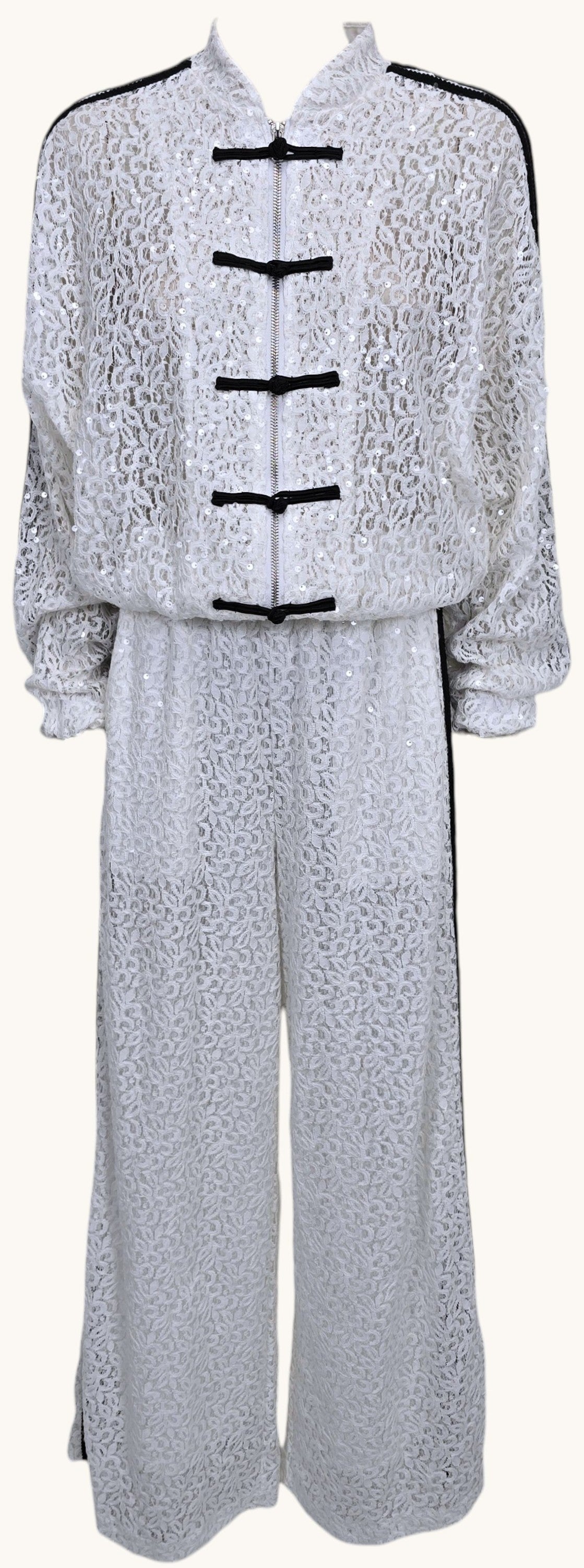 Completo White Luxury