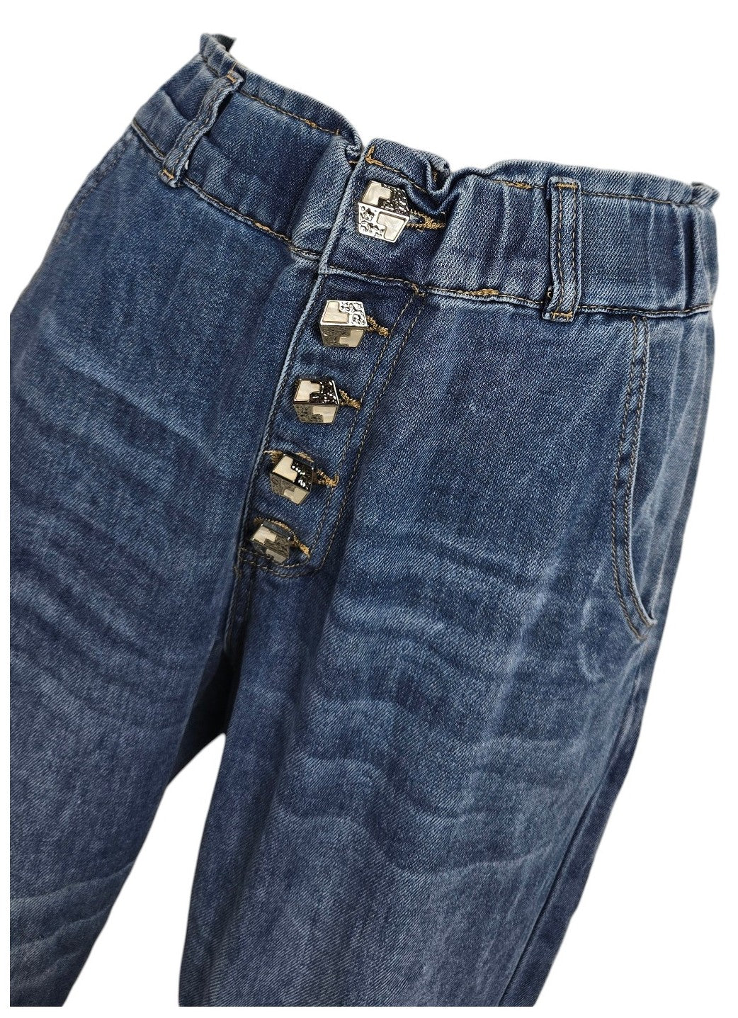Jeans con bottoni