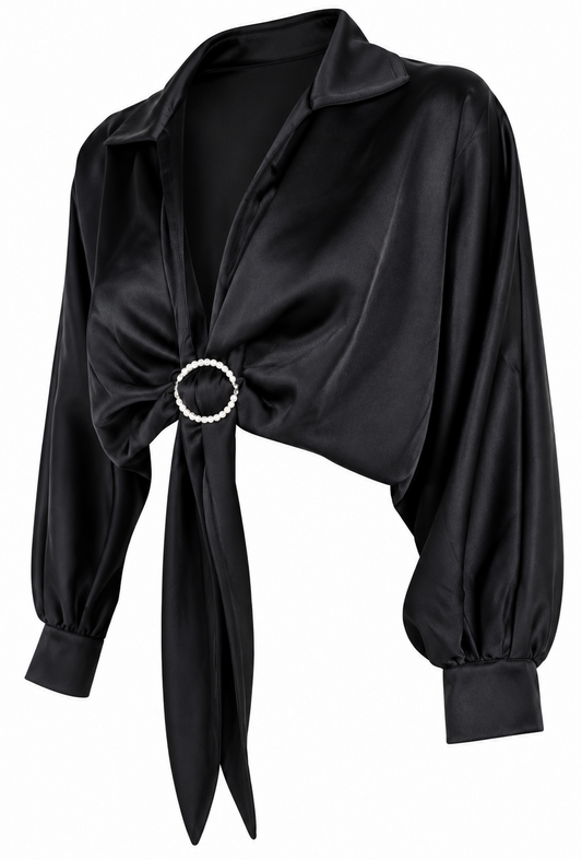 Camicia nera in raso con dettaglio gioiello